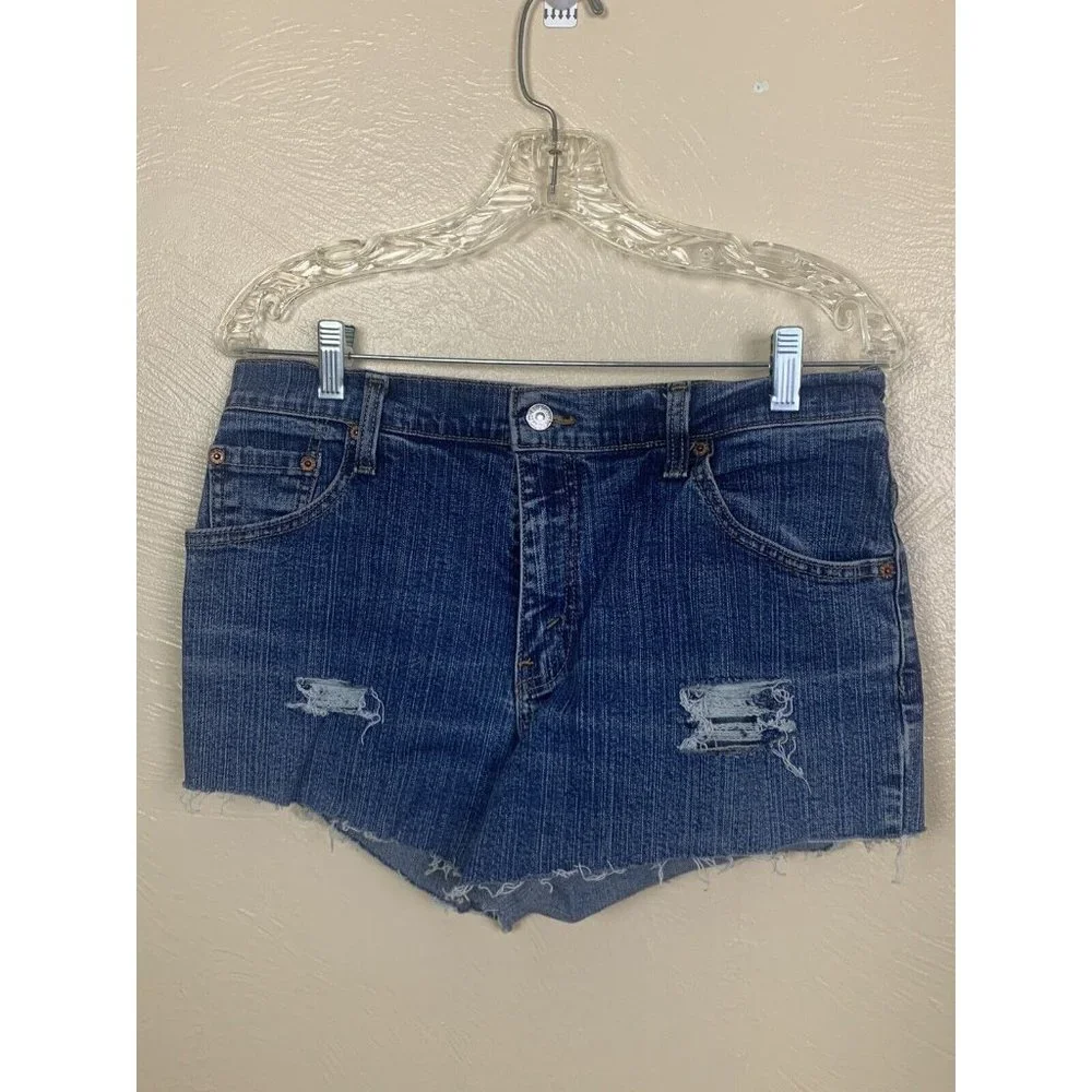 Women's Vintage Levi's 550 Distressed Cut‎ Off Jean Shorts High Waist size 31”